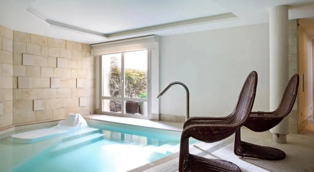 Четырёхместный люкс c 1 комнатой Artesa Suites & Spa