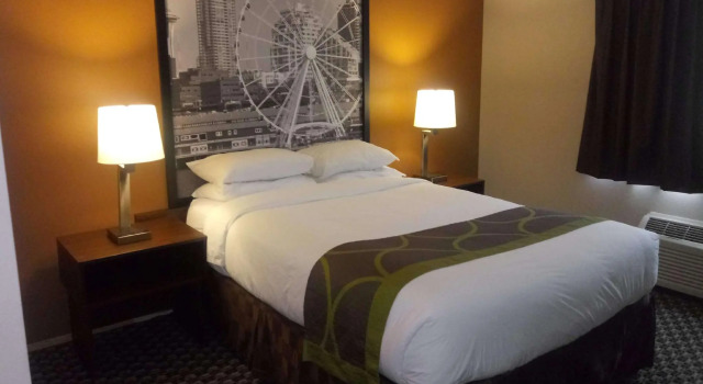 Двухместный номер Standard Super 8 by Wyndham Lynnwood