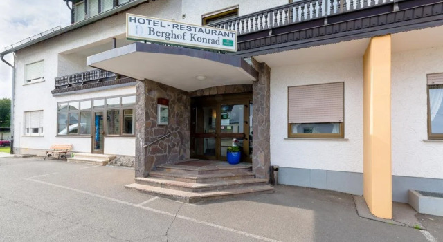 Hotel Restaurant Berghof, Забронировать Отель Зорен Хунсрюк
