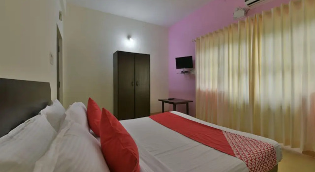 OYO 16945 Om Guest House, Забронировать Гостевой дом Отели Арпора с завтраком, рядом с Club Cubana, Завтраки