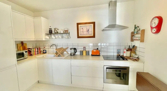 Апартаменты Stunning 2 bed with Sea View in Hastings Old Town