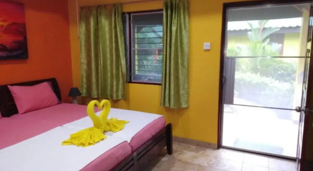 Sanuk Bungalow