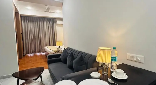 Royal Studio Golf Course Road, Varaa Hotelli Hotellit Haryana pysäköinnillä, Pysäköinti
