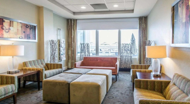 Daytona Sea Breeze, Забронировать Отель Дейтона-Бич Daytona Beach Area, рядом с Пресвитерианская церковь Westminster By The Sea