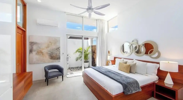 Oceanside Vacation Villa With Hotel Amenities v10