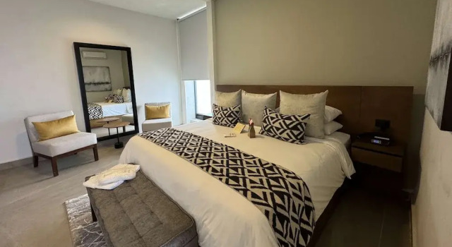 Четырёхместный люкс с 2 комнатами Esplendor by Wyndham San Luis Potosi