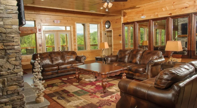 Foxwood Mansion - Fourteen Bedroom Cabin