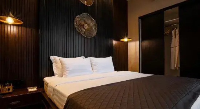 Полулюкс Hotel Adamo