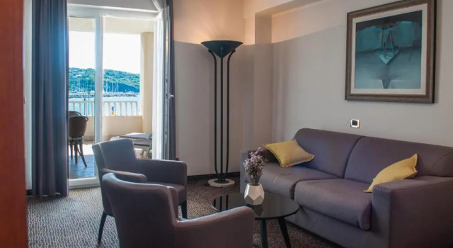 Полулюкс Hotel Marina