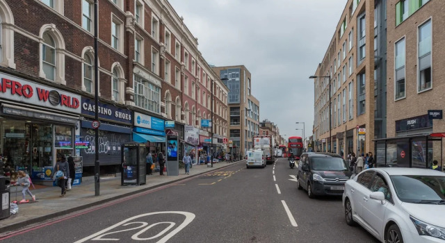 Delightful Dalston Home with Beautiful Balcony
