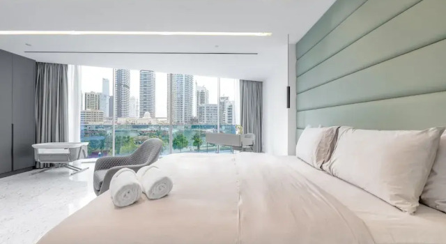 Luxe Dubai Marina 3Flr 4BR w Pool Sauna, Забронировать Вилла Виллы Эмирата Дубая, рядом с Dubai Marina Yacht Club, Вилла