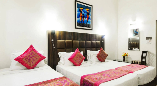 Zo Rooms VIP Road Kalakriti, Забронировать Отель Нагла-Димар штат Уттар-Прадеш