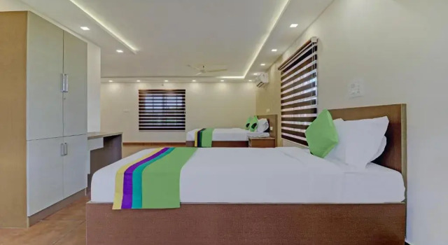 Номер Deluxe Treebo Golden Terminal Kochi Airport With Swimming Pool