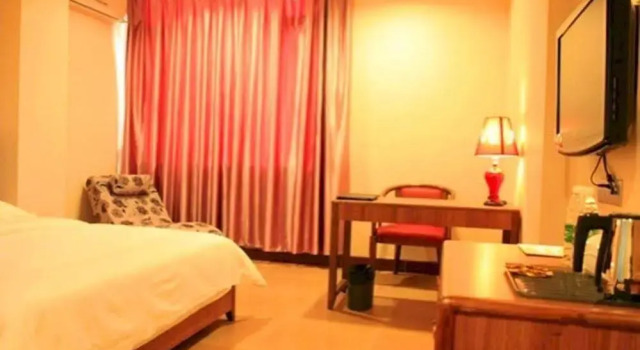 Guangzhou Kingsky Hotel, Забронировать Отель Отели Гуанчжоу с парковкой, рядом с Буддийский храм Хуалинь, Парковка