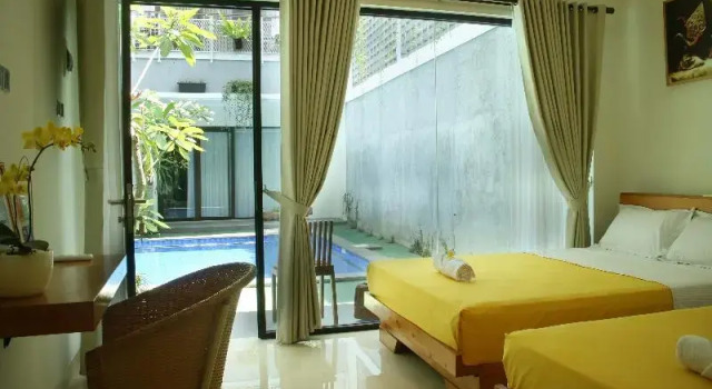 Deluxe Doppel Zimmer mit Balkon und mit Poolblick Roemah Kenari