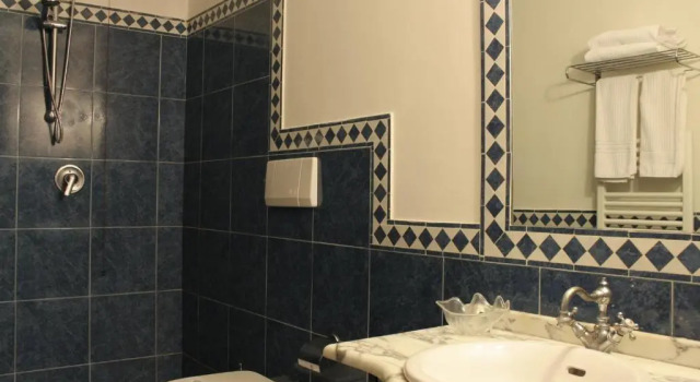 Трёхместный номер Hotel De La Ville