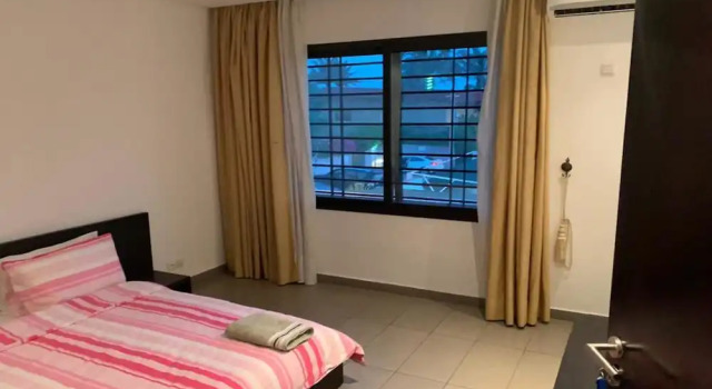 Guest House T2, Boek Pension Hotels in Abidjan met parkeren, Parkeren