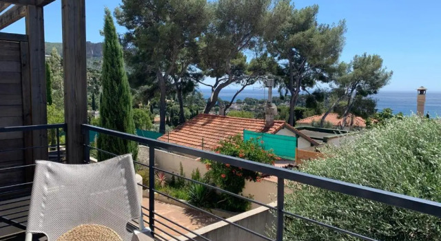 Апартаменты Cassis, le Grand Bleu, triplex vue mer, port plage 10mn à pieds