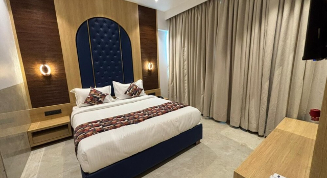 Люкс Luxury Hotel Imperial Suites - Airoli