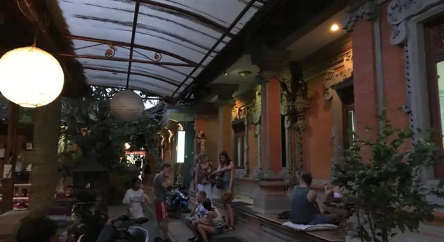 Кровать в общем номере Nua House