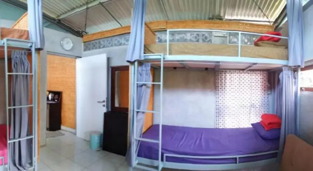 Cama en dormitorio compartido Condro Wulan Hostel