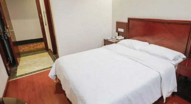 GreenTree Inn Hefei Railway Station Baima Phase III Baowen Business Building Express Hotel, Book Hotel Hotels in Yaohai with Parking, Parking