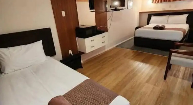 Двухместная студия Mayfair Court Motel