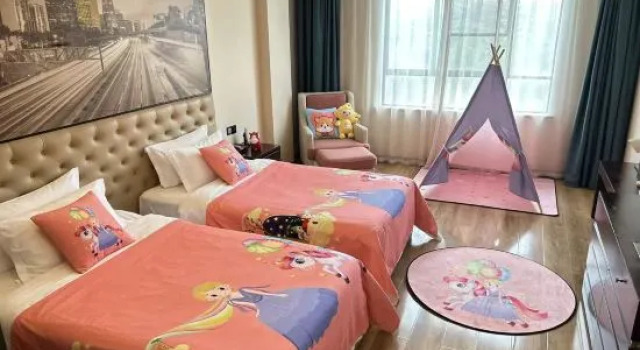 Семейный тент Meibiao Meihui Hotel (Xiangyang Liuji Airport Shenzhen Industrial Park)
