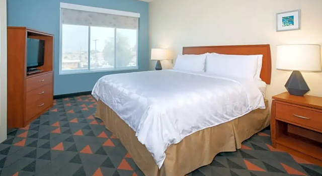 Двухместный люкс c 1 комнатой Holiday Inn & Suites Goodyear - West Phoenix Area by IHG