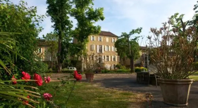 Hotel Du Prince Hotel, Book Hotel Hotels & Accommodations in Mirande, Hotel
