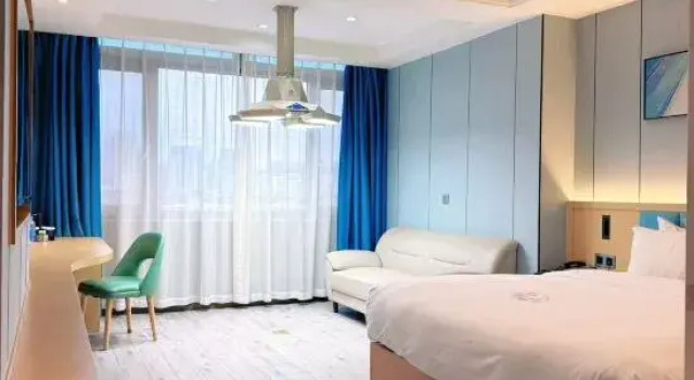 Люкс Business Qingmu Platinum Hotel (Nanjing Pukou Wende Road Subway Station)