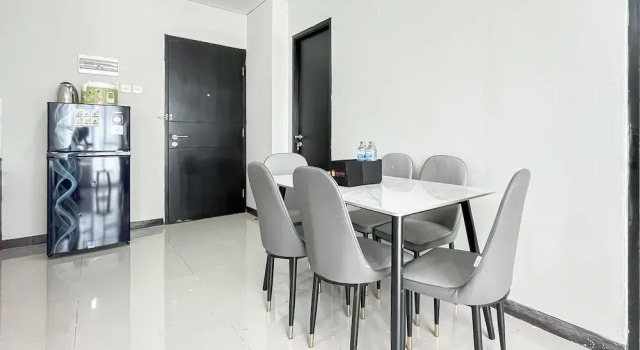 Апартаменты Standard Well Designed and Comfortable 3BR Nifarro Park Apartment