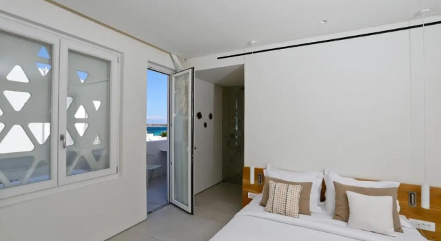 Двухместный номер с гидромассажной ванной Luxury Standard с частичным видом на море Mykonos Dove Beachfront Hotel