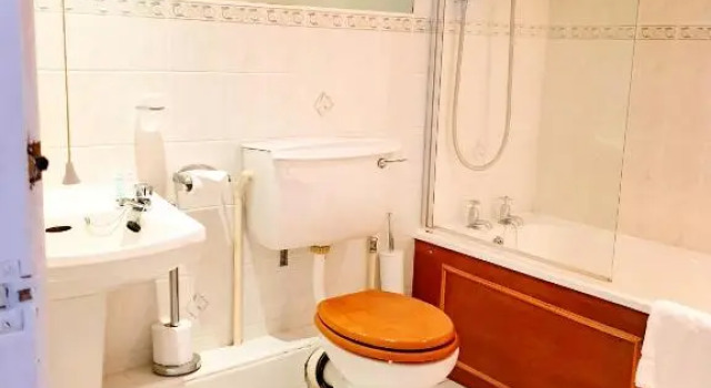 Номер Standard The Crown House Hotel