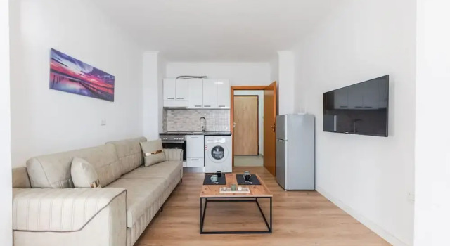 Studio With Amazing Sea View and Beach Access Durr s, Rezerwuj Apartament Hotele w Durres County z parkingiem, Parking