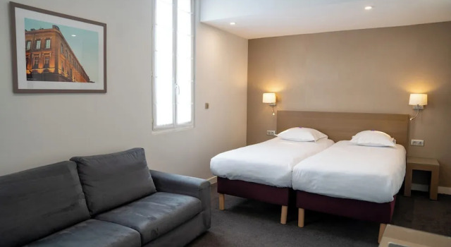 Номер Family Grand Hôtel dOrléans