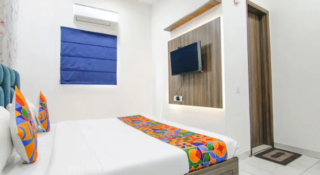 Номер Premium Fabhotel Yellow Leaf