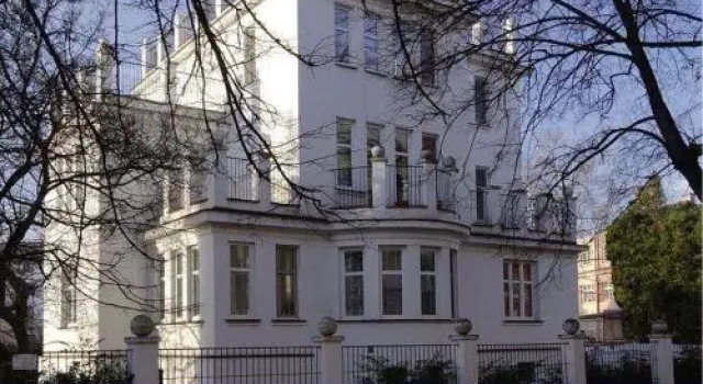 Apartments Villa Whitehouse