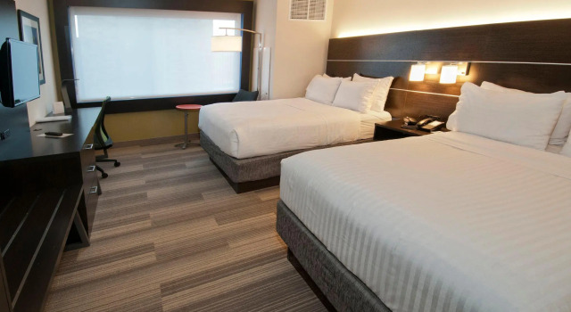 Четырёхместный номер Standard Holiday Inn Express & Suites Johnstown by IHG