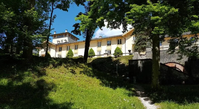 Апартаменты Königliche Villa Appartement mit Balkon
