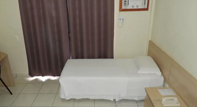 Hotel Pequeno Mundo I, Забронировать Отель  