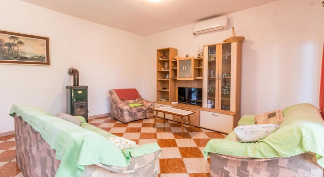 4 Bedroom Amazing Home In Sukosan, Забронировать Отель Отели в центре Сукошан, в центре