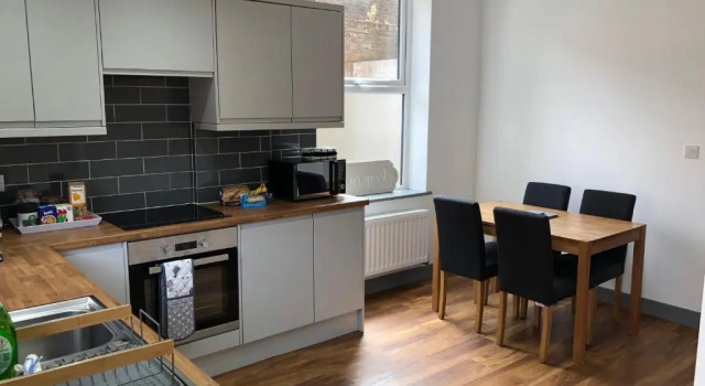 The Moo House - 2 Bedrooms Apartment - Stayseekers