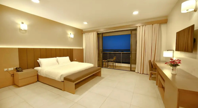 Полулюкс с балконом и с видом на озеро K Hotels Entebbe