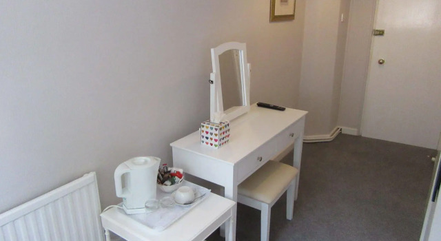 Ferndale Lodge, Забронировать Отель Отели Торки 4 звезды, рядом с Corbyn Beach, 4*