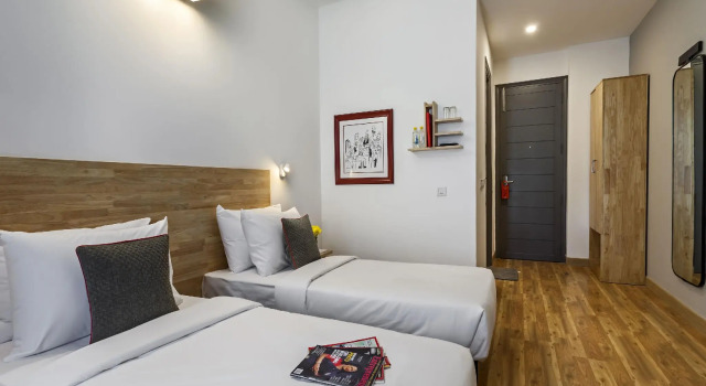OYO Townhouse 010 La Paradise, Забронировать Отель Отели Нью-Дели с завтраком, Завтраки