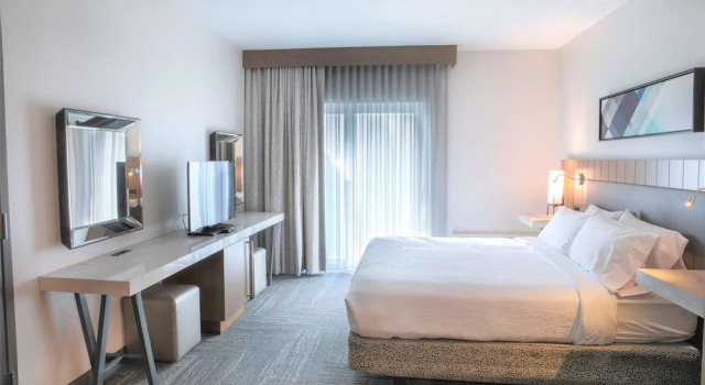 Четырёхместный номер Standard с балконом Hilton Garden Inn Pittsburgh/Southpointe