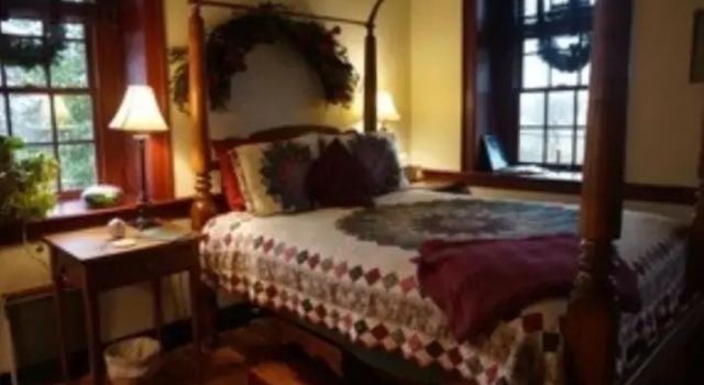 Номер Standard Brownstone Colonial Inn