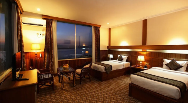 Camera Deluxe con vista sul fiume Ayarwaddy River View Hotel