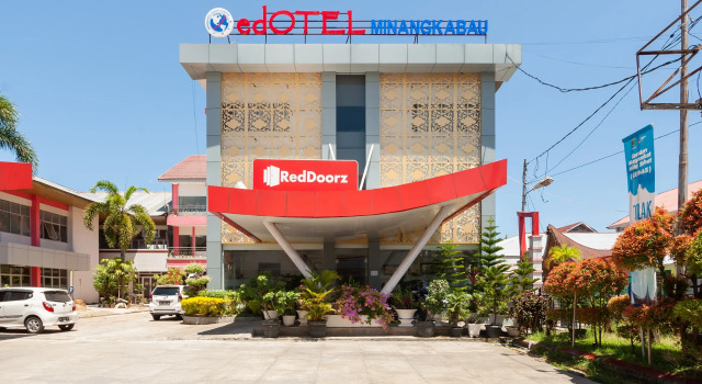 RedDoorz Syariah Near RS Yos Sudarso Padang, Rezerwuj Hotel Padang Sumatra